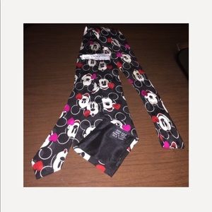 THE DISNEY STORE MICKEY MOUSE MEN’S TIE💙ALL SILK